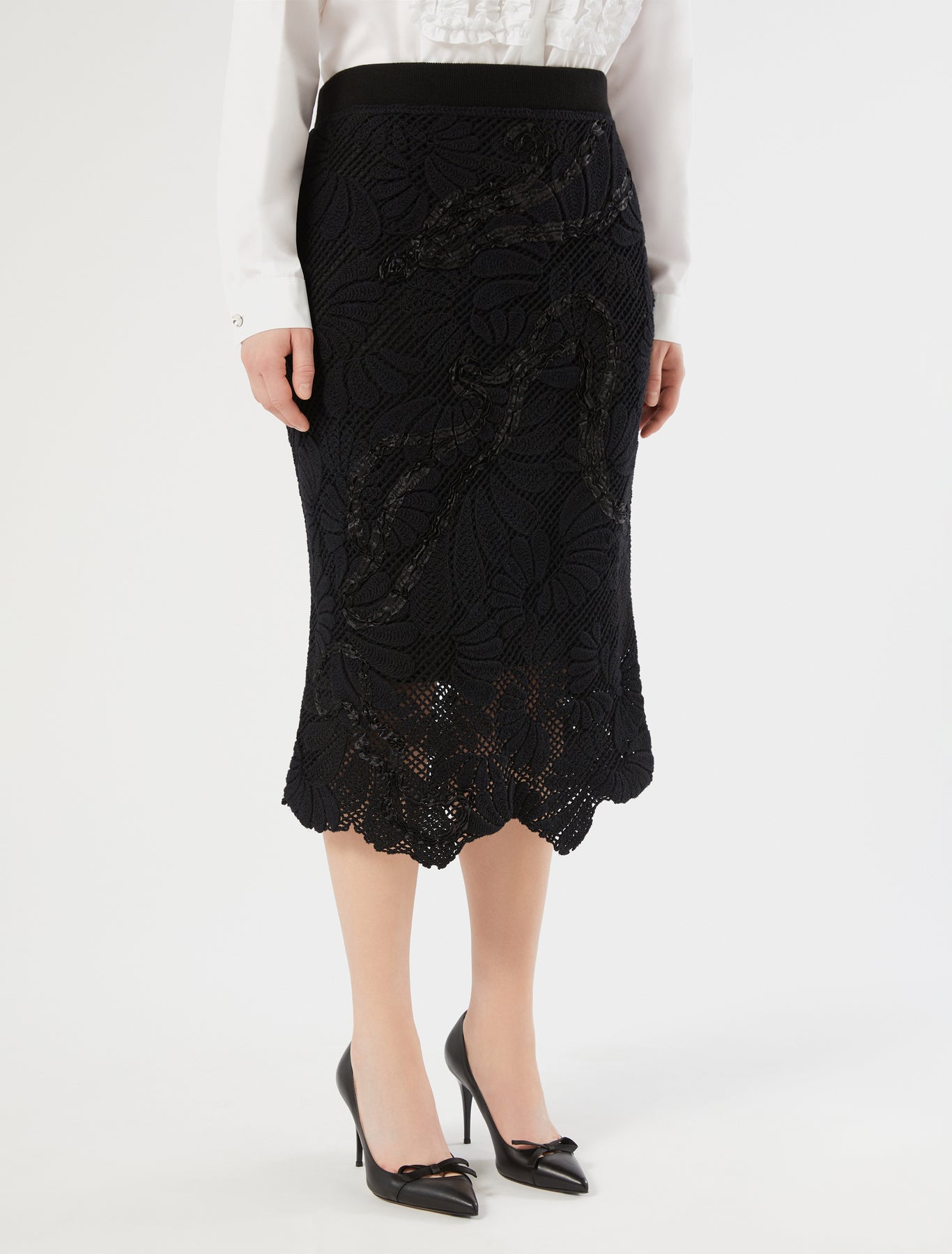 Macramé-embroidered skirt