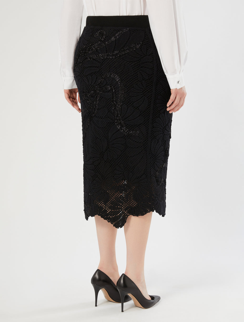 Macramé-embroidered skirt