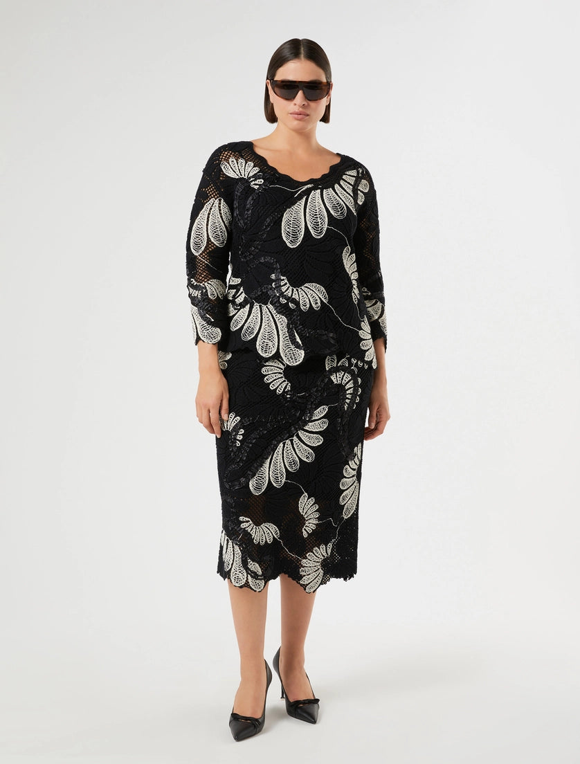 Macramé-embroidered skirt