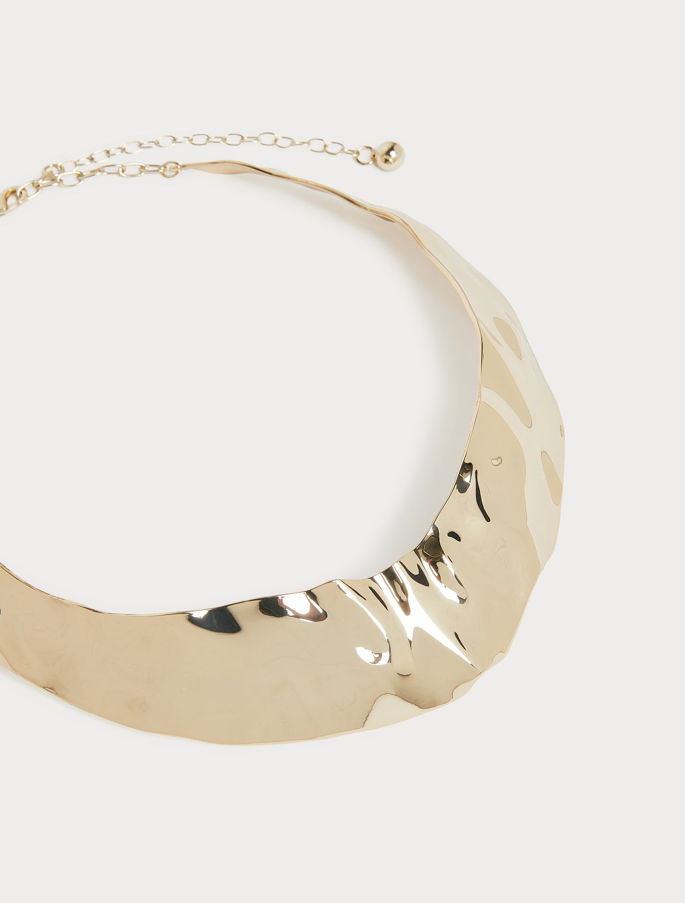 Hammered metal choker