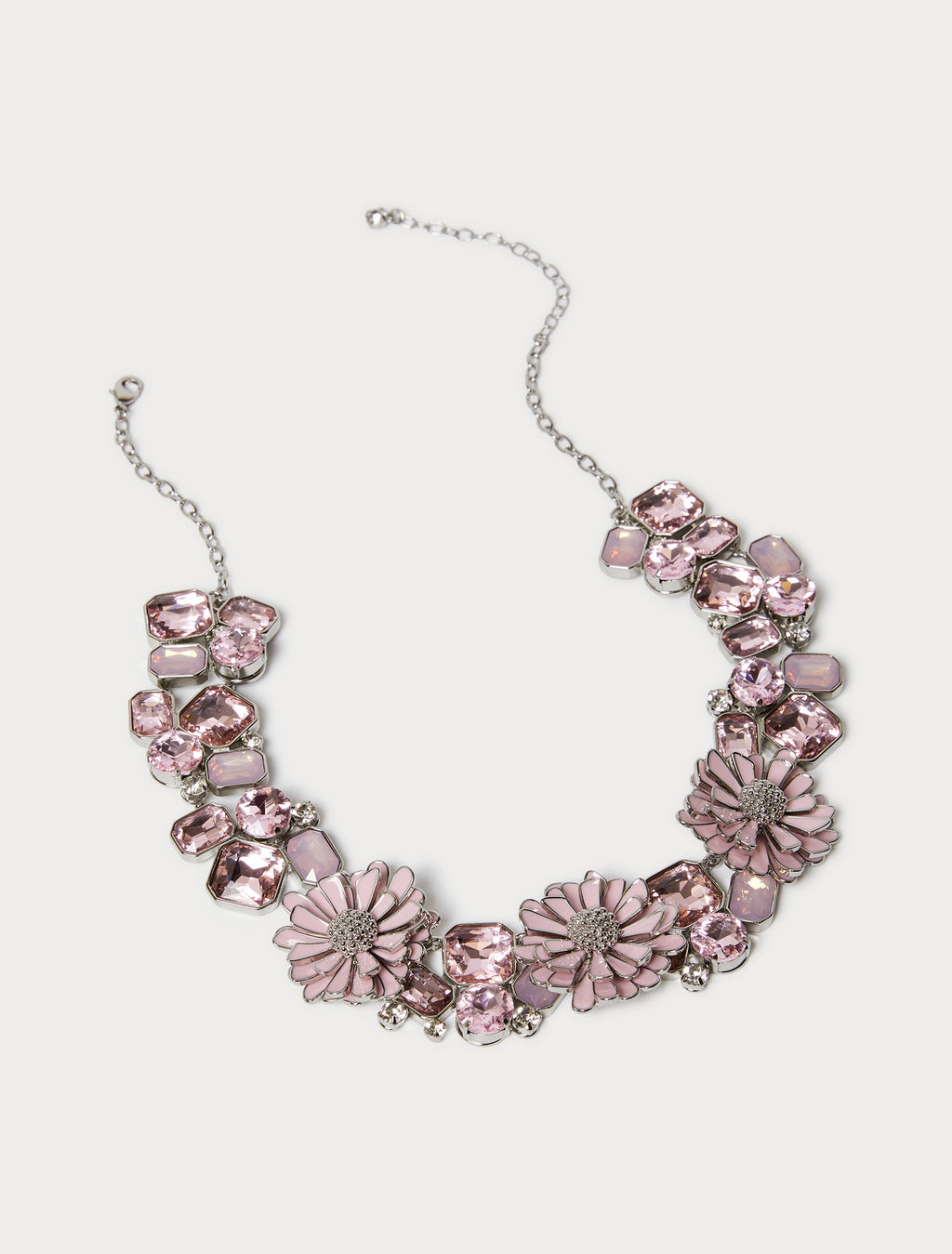 Necklace with cabochon gemstone