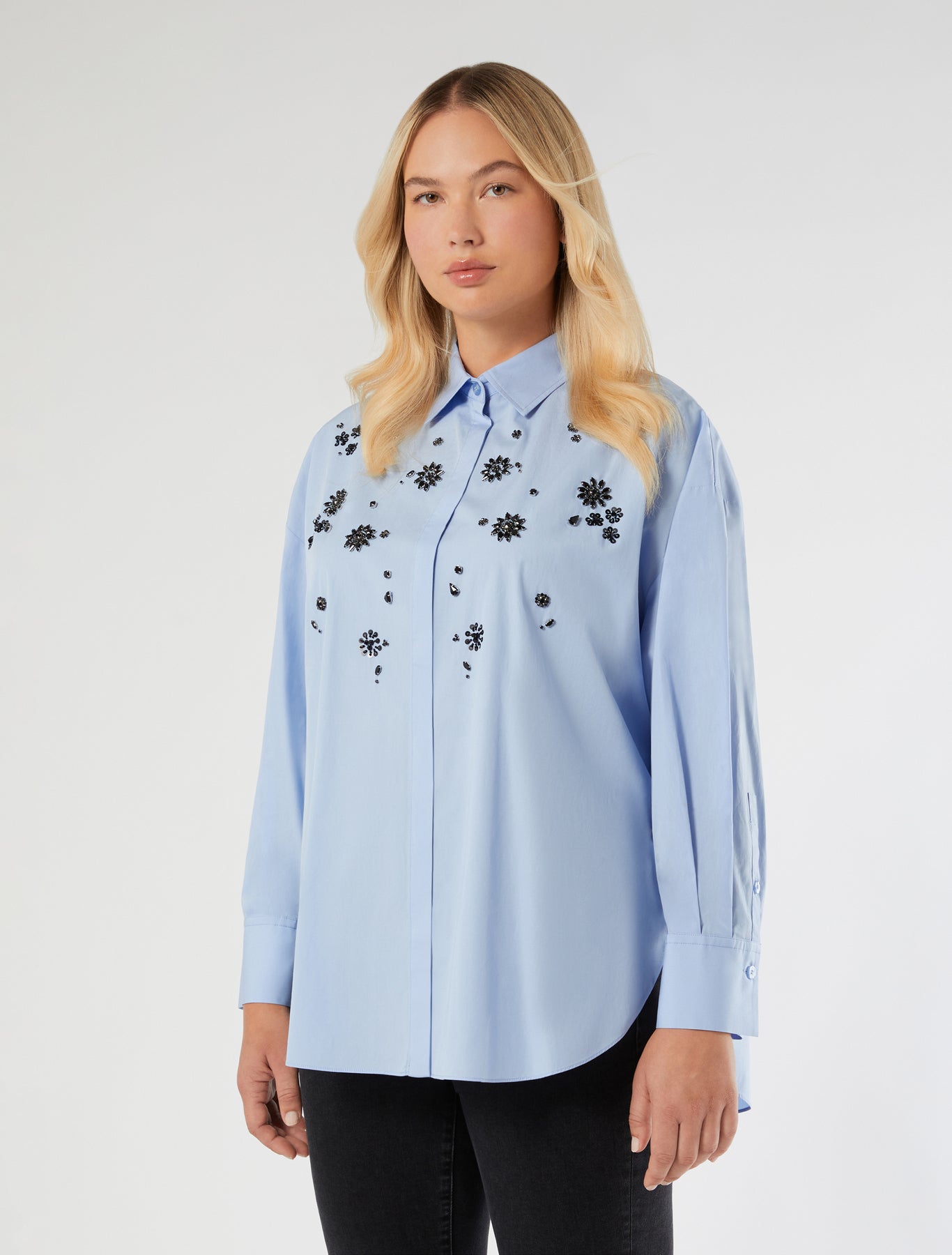 Embroidered poplin shirt